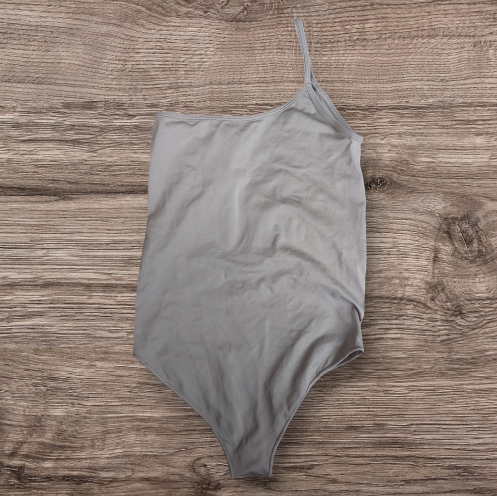Skims ONE SHOULDER BODYSUIT